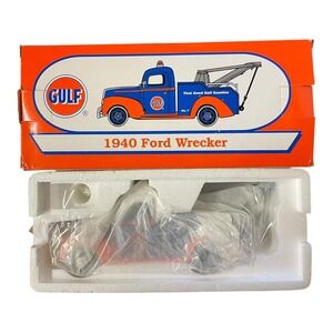 Ertl Collectibles 1940 Ford Wrecker Tow Truck Gulf Gas Diecast 1:25 Scale 1999